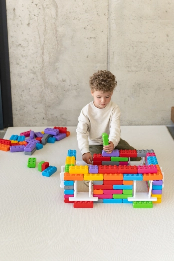 Grote, kleurrijke blokken voor kleine handjes