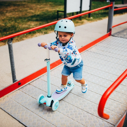 Stabiele driewielige constructie en sturen door gewichtsverplaatsing