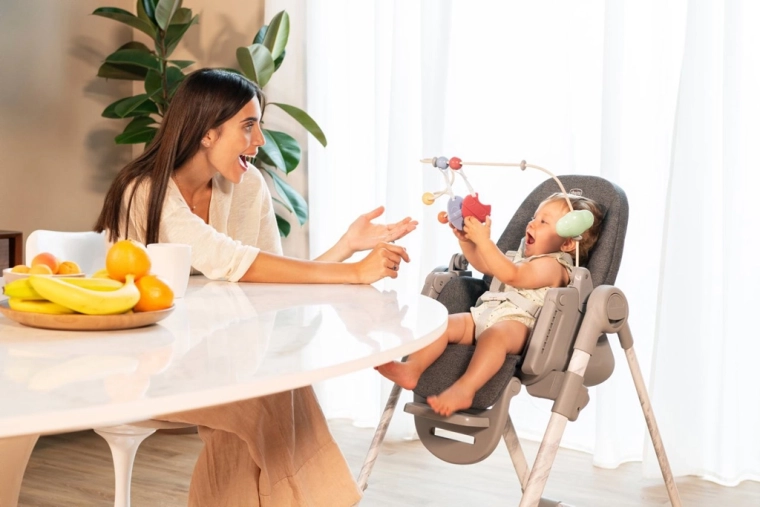 Wolkje met 360° draaiing en zacht rammelend geluid