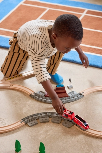 Opwindbare rode trein zonder batterijen