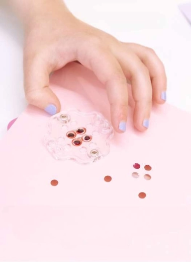 Nauwkeurig ponsen met magnetische onderplaat