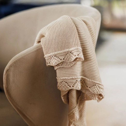 Elegant design en praktisch formaat voor kinderwagen en ledikant