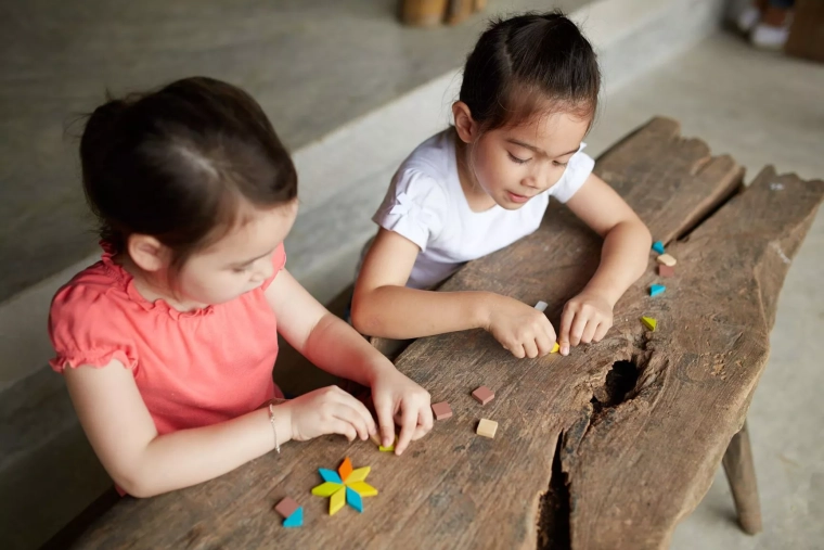 Leren door spel: vormen, kleuren en ruimtelijk inzicht