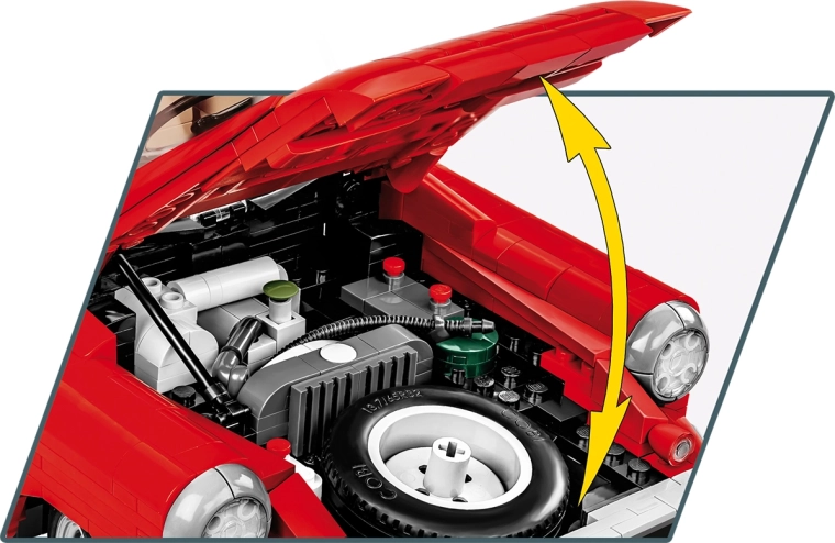 Openende motorkap en gedetailleerde motor