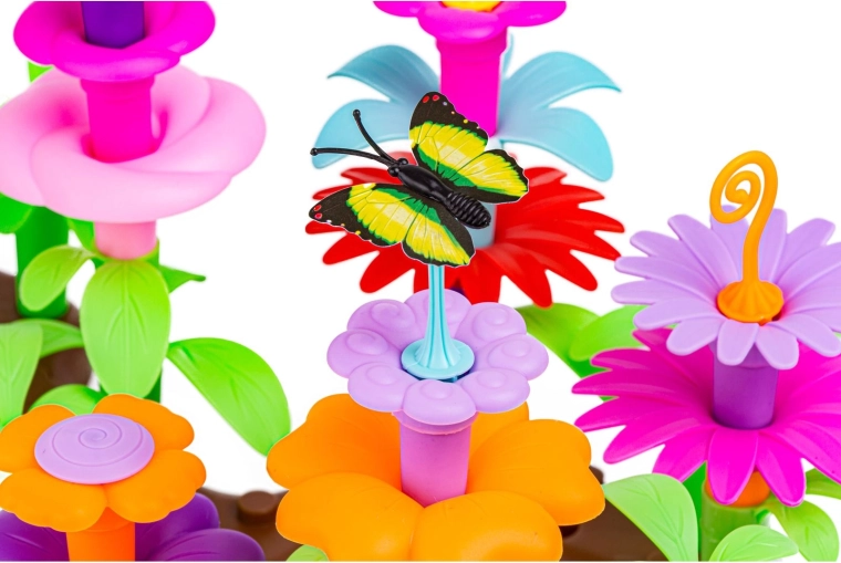 Extra decoratie: vlindertjes en kleurrijke details