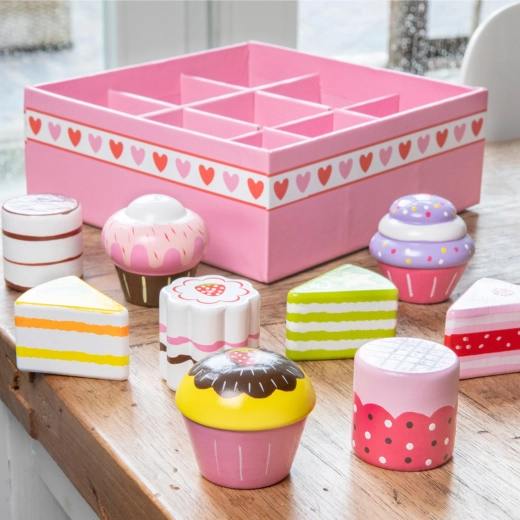 Houten gebakjes in geschenkdoos - 9 stuks