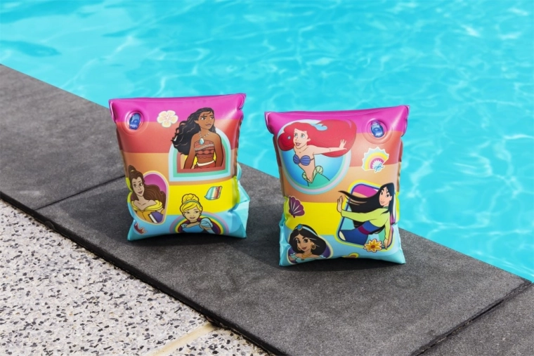 DISNEY Princess-motief motiveert om te zwemmen