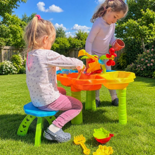 Spelen met water en zand