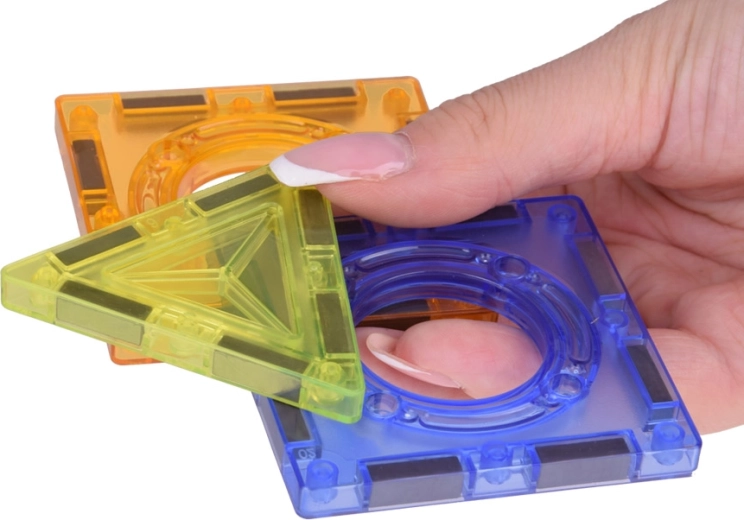 Veilige magneten en creatief leren door te spelen