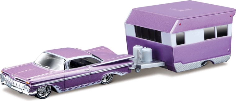 Maisto Design Tow & Go 1959 Chevrolet Impala met Alameda-caravan 1:64