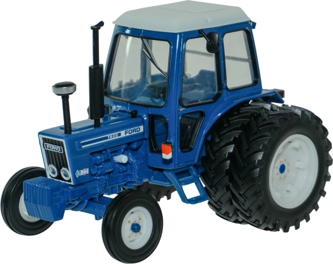 Realistische details van de Ford 7600-tractor