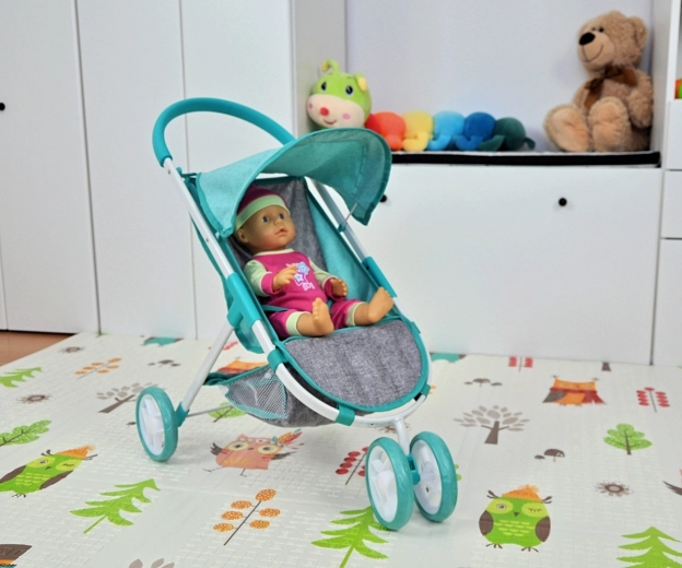 Realistische poppenwagen