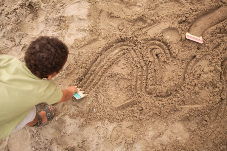 Creatief plezier in de zandbak en op het strand