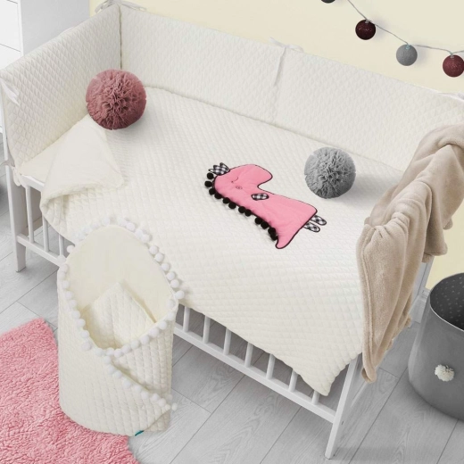 Comfortabele uitrusting voor het babybed