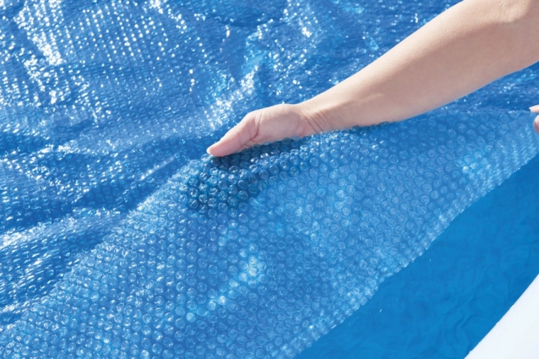 Behoudt de temperatuur en helpt het water op te warmen