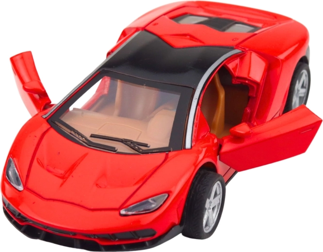 Openende deuren en gedetailleerd interieur