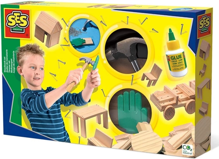 Echte gereedschappen en houten onderdelen in één verpakking