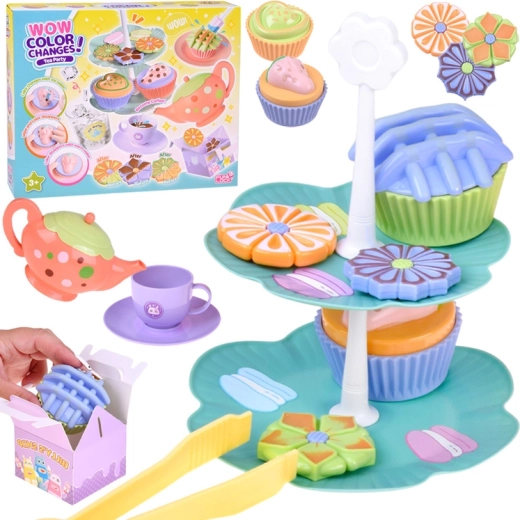 Theeset met magische kleurverandering, etagère en zoetigheden