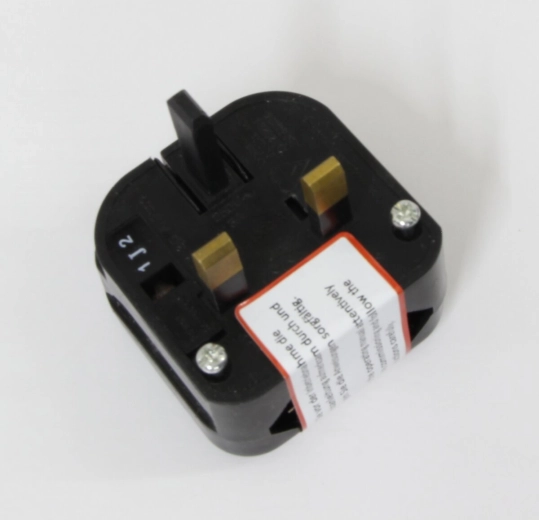 Adapter van DE-stekker naar GB-stopcontact