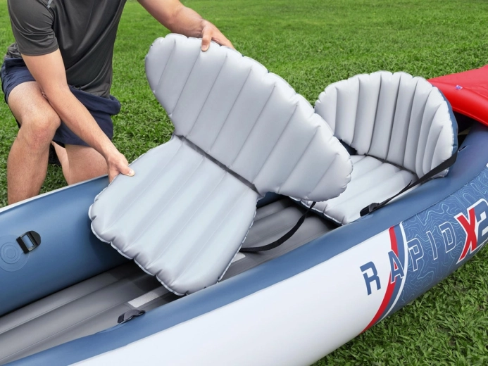 Comfortabele opblaasbare stoelen met rugleuningen