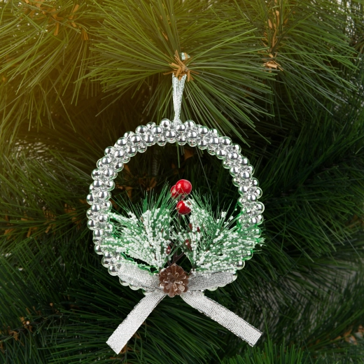 Zilveren hangende kerstkrans 10 cm