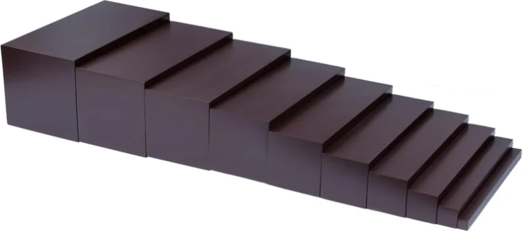Moyo Montessori bruine trap van beukenhout