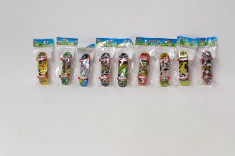 Mini skateboard met graffiti-motief