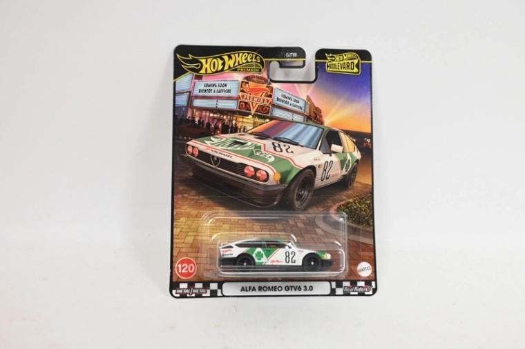 Hot Wheels Premium Alfa Romeo GTV6 3.0 verzamelmodel