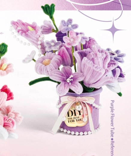 Set zachte bloemen voor het maken van een paarse bos (DIY)