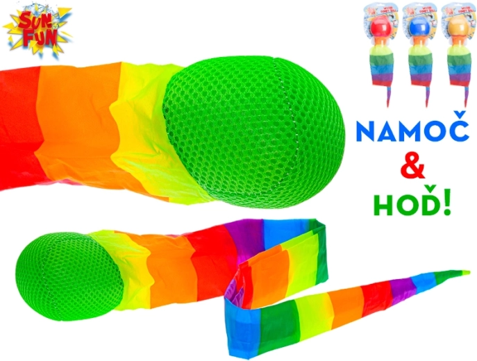 Waterbal met regenboogstreamer