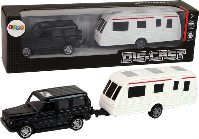 SUV-model met kampeer-aanhanger