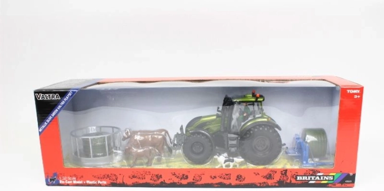 Britains set tractor Valtra metallic olijfgroen 1:32