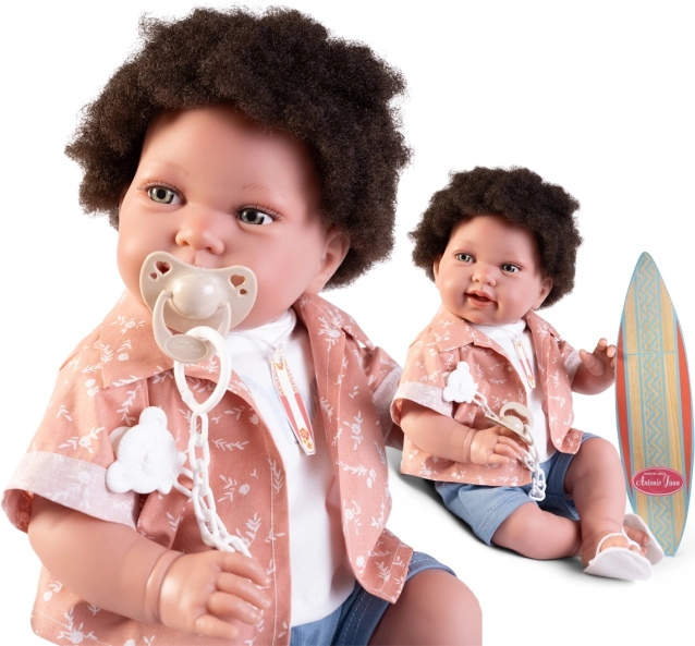 Pop Antonio Juan Pipo met realistisch haar