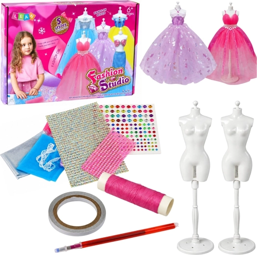 Creatieve set voor het ontwerpen van poppenkleding