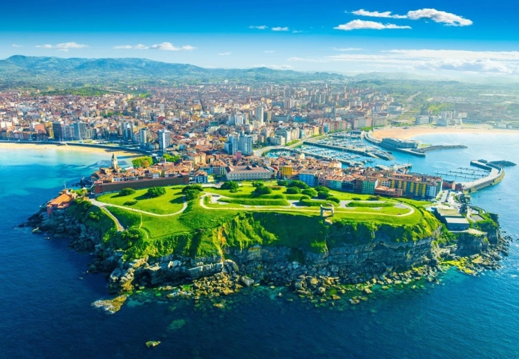 Puzzel Uitzicht op Gijón in Spanje 1000 stukjes