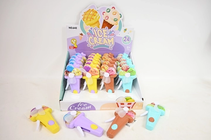 Kinderhandwaaier met ijsje 13 cm (4 bladen)