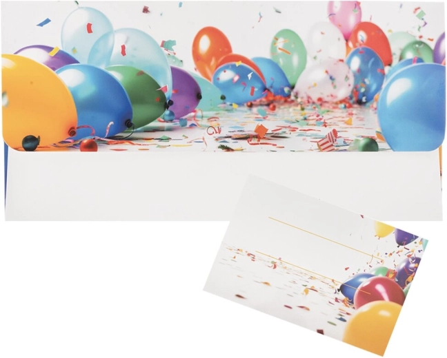 Papieren envelop met ballonnenmotief en ingevoegd kaartje