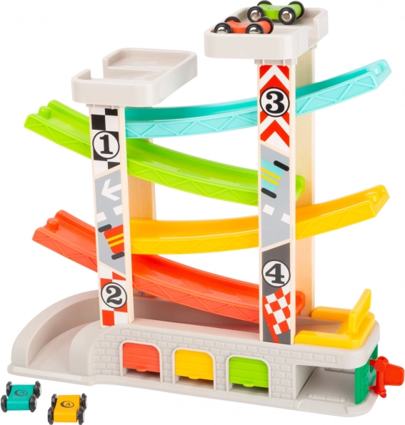 Racebaan met parkeerplaats en garages