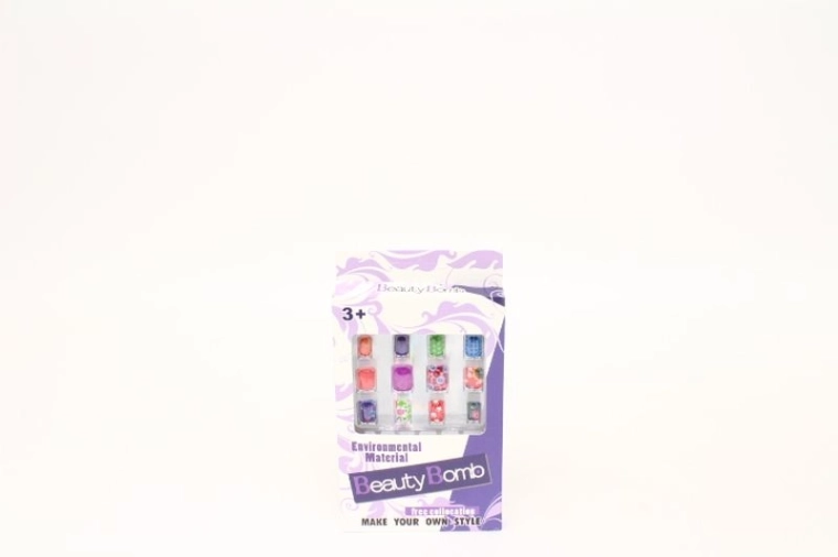 Decoratieve nagels om te versieren
