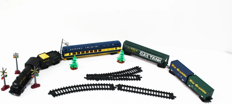 Elektrische treinbaan – stoomlocomotief met licht, geluid en wagons op batterijen