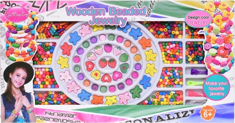 Houten rijgkralen in een doosje