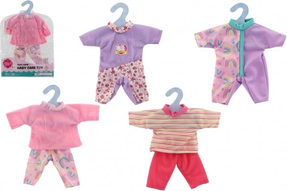 Jurken en kleertjes voor poppen in verschillende soorten