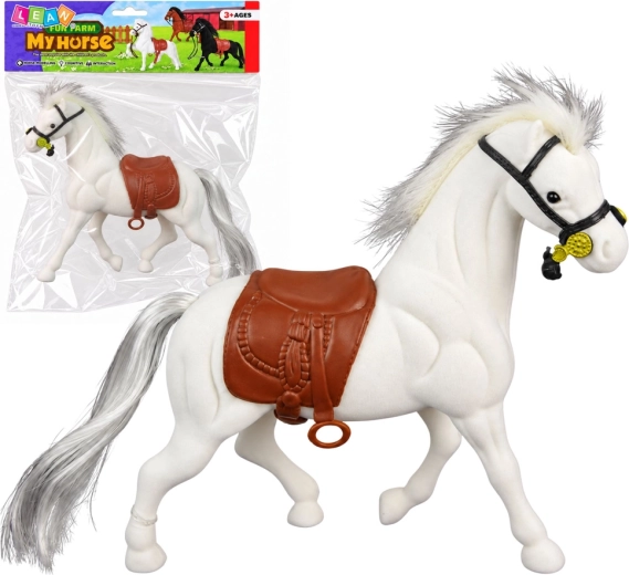 Beeldje van een wit paard met bruin zadel – boerderij