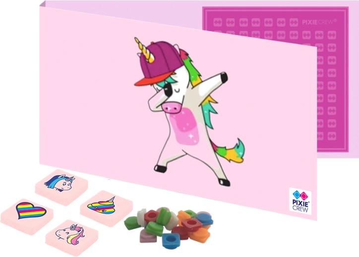 Pixie Crew ansichtkaart en wenskaart met cadeau erin eenhoorn
