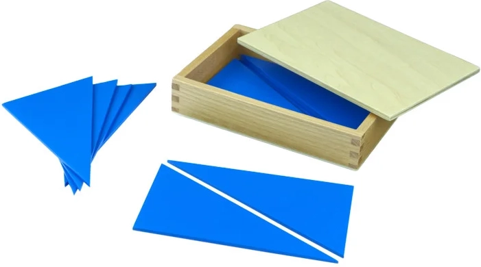 Moyo Montessori doosje met blauwe driehoeken