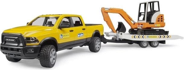 Bruder terrein-servicetruck RAM met minigraver en aanhanger 1:16