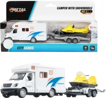 Caravan met sneeuwscooter