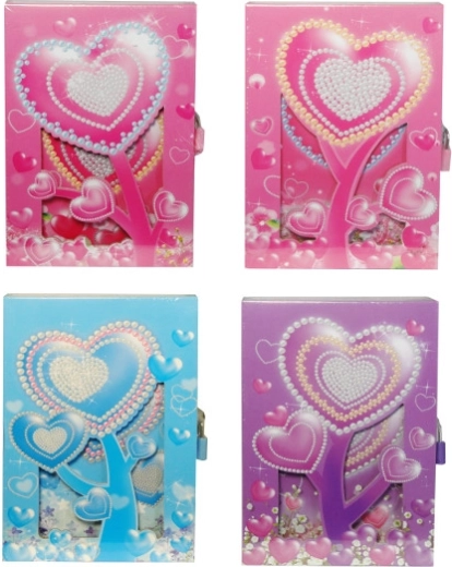 gekleurde dagboek met hartje en slot in harde kaft