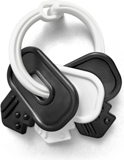 Zwart-witte rammelende sleutels voor baby’s