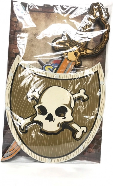 Schuimzwaard en schild piraat